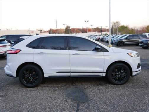 2022 Ford Edge SE