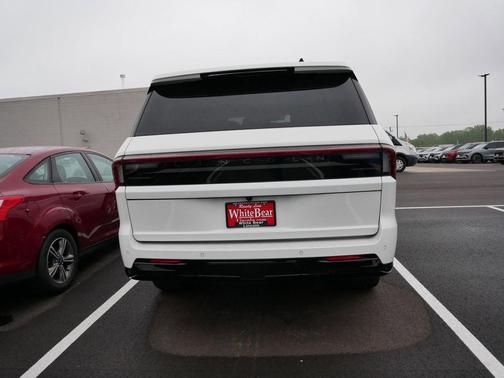 Pristine White Metallic Tri-Coat 2025 Lincoln Navigator Reserve