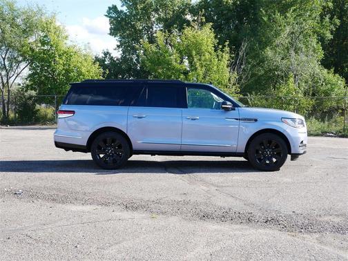 2024 Lincoln Navigator Black Label