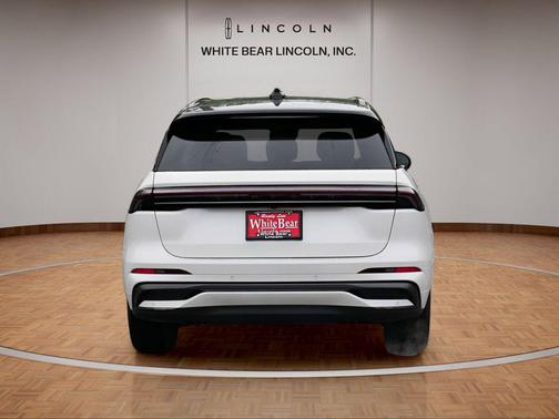White Platinum Metallic Tri-Coat 2025 Lincoln Nautilus Black Label