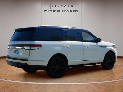 Pristine White Metallic Tri-Coat 2022 Lincoln Navigator Black Label