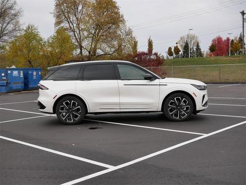 2024 Lincoln Nautilus Reserve