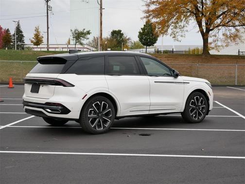 2024 Lincoln Nautilus Reserve