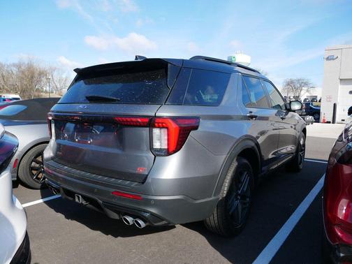 Gray Metallic 2025 Ford Explorer ST
