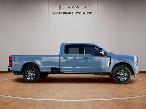 Glacier Gray Metallic Tri-Coat 2024 Ford F-250 Lariat