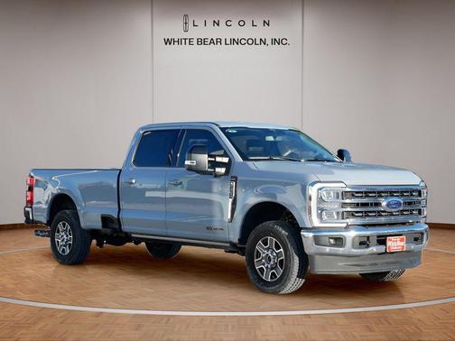 Glacier Gray Metallic Tri-Coat 2024 Ford F-250 Lariat