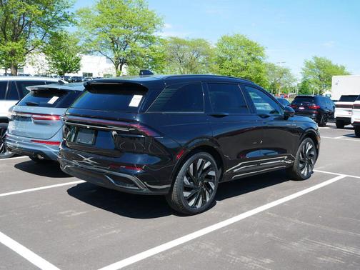 Black Metallic 2025 Lincoln Nautilus Reserve