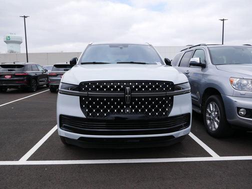 2025 Lincoln Navigator Black Label