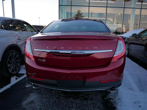 2015 Lincoln MKS Base