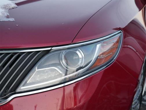2015 Lincoln MKS Base