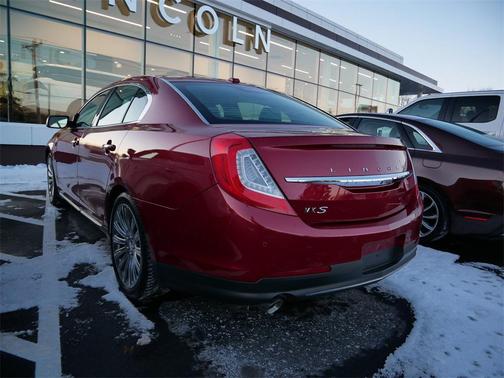 2015 Lincoln MKS Base