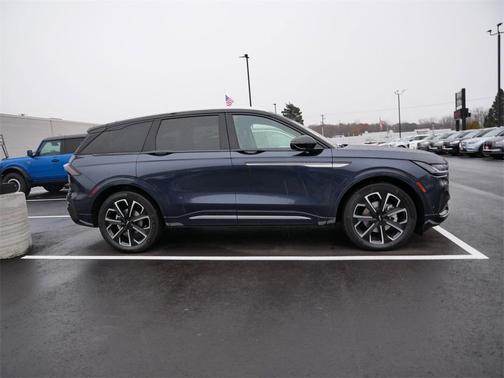 2024 Lincoln Nautilus Reserve