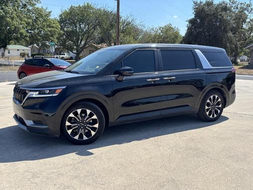 2022 Kia Carnival EX