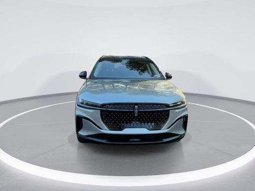 Radiance Metallic 2026 Lincoln Nautilus Reserve