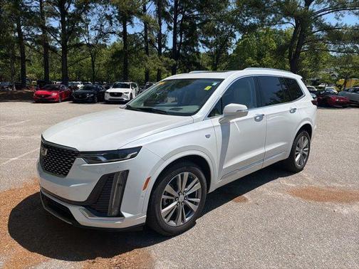Crystal White Tri-Coat 2024 Cadillac XT6 Premium Luxury AWD