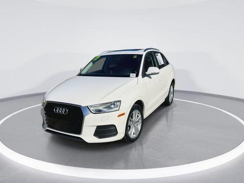 Cortina White 2017 Audi Q3 2.0T Premium