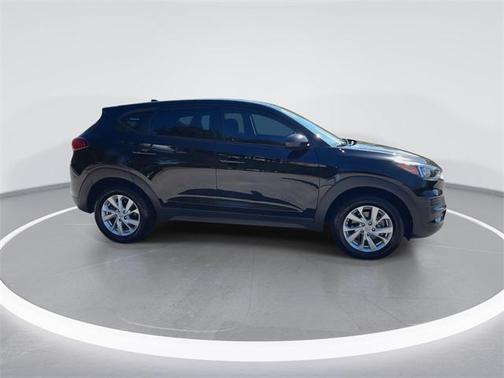 2021 Hyundai TUCSON SE