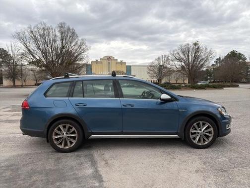 2017 Volkswagen Golf Alltrack TSI SE