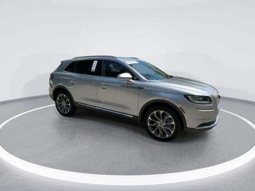Radiance Metallic 2023 Lincoln Nautilus Reserve