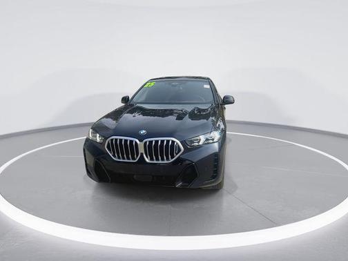 Carbon Black Metallic 2025 BMW X6 xDrive40i
