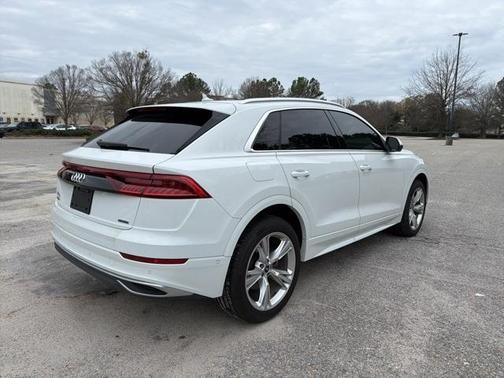 2022 Audi Q8 55 Premium Plus