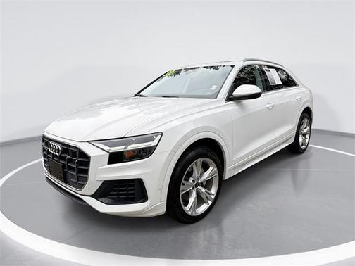 2022 Audi Q8 55 Premium Plus