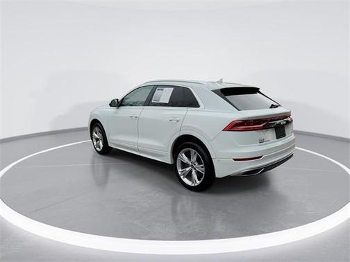 2022 Audi Q8 55 Premium Plus