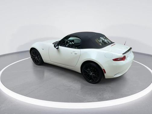 Snowflake White Pearl 2026 Mazda MX-5 Miata Club