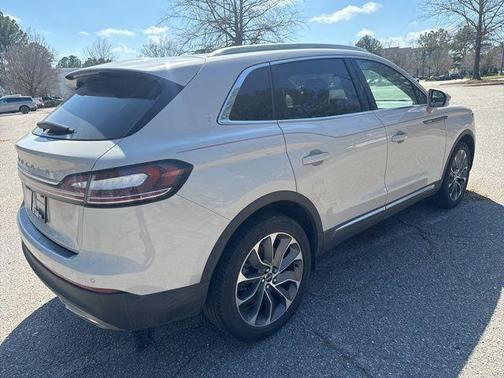 Ceramic Pearl Metallic Tinted Clearcoat 2023 Lincoln Nautilus Reserve