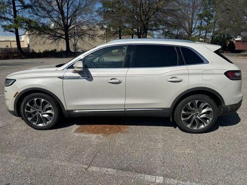 Ceramic Pearl Metallic Tinted Clearcoat 2023 Lincoln Nautilus Reserve