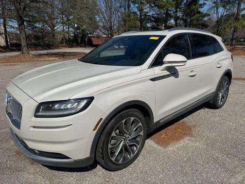 Ceramic Pearl Metallic Tinted Clearcoat 2023 Lincoln Nautilus Reserve