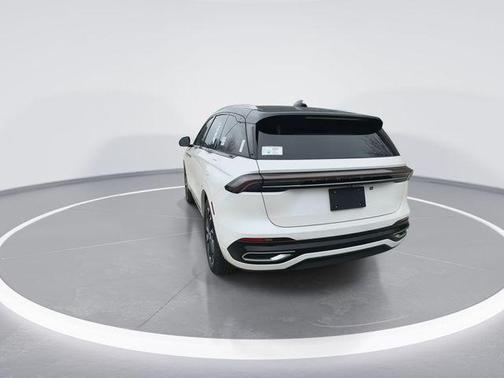 White Platinum Clearcoat Metallic 2025 Lincoln Nautilus Reserve