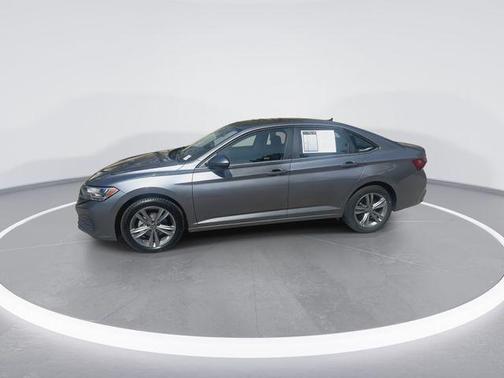 Platinum Gray Metallic 2024 Volkswagen Jetta 1.5T SE