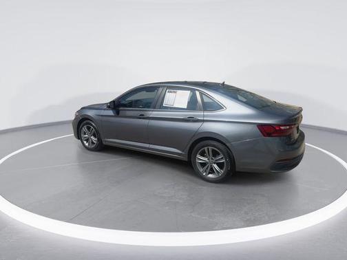 Platinum Gray Metallic 2024 Volkswagen Jetta 1.5T SE