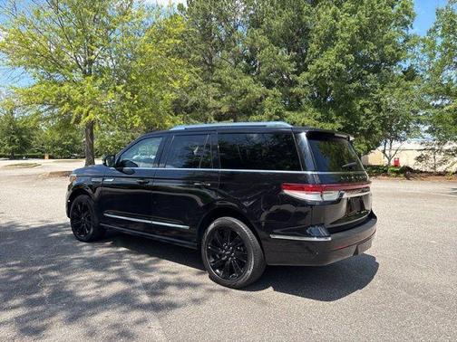 Black Metallic 2022 Lincoln Navigator Reserve