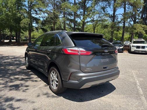 Gray Metallic 2022 Ford Edge SEL