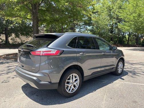 Gray Metallic 2022 Ford Edge SEL
