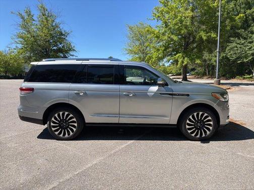 Radiance Metallic 2024 Lincoln Navigator Black Label