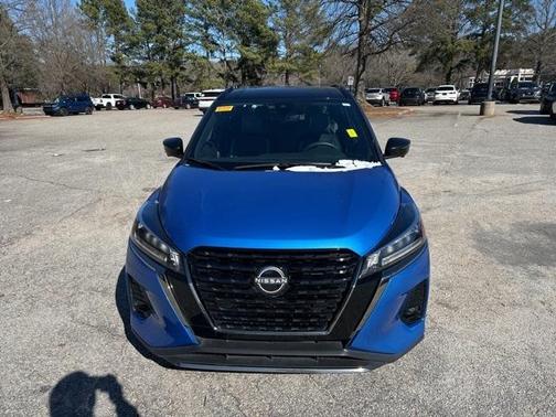 2023 Nissan Kicks SR