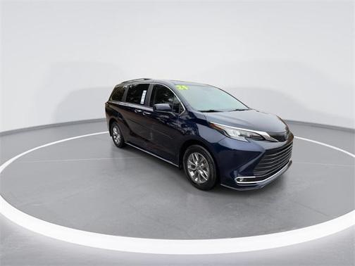 2024 Toyota Sienna XLE