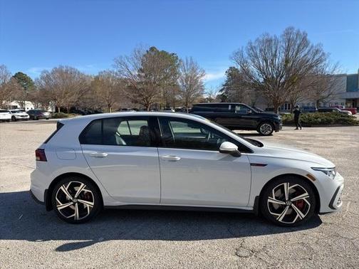 2024 Volkswagen Golf GTI 2.0T SE