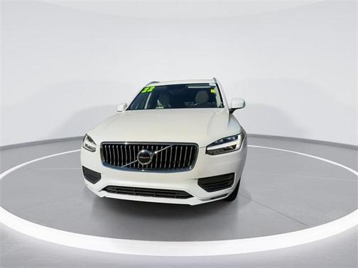 2022 Volvo XC90 T5 Momentum