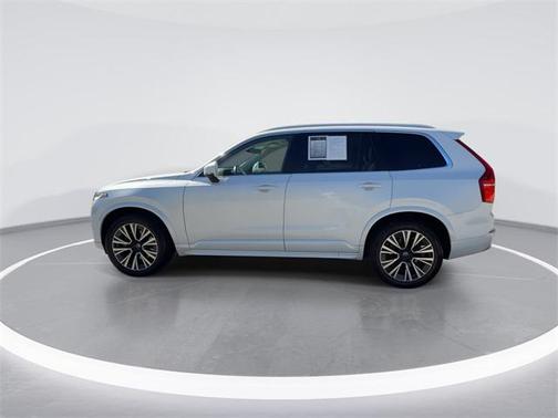 2022 Volvo XC90 T5 Momentum