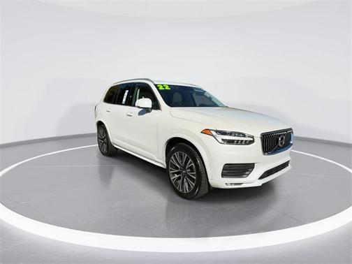 2022 Volvo XC90 T5 Momentum