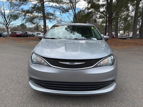2020 Chrysler Voyager LXI