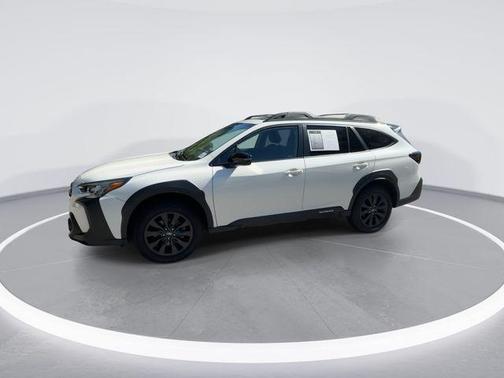 Crystal White Pearl 2023 Subaru Outback Onyx Edition XT