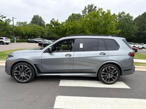 Skyscraper Gray Metallic 2024 BMW X7 M60i