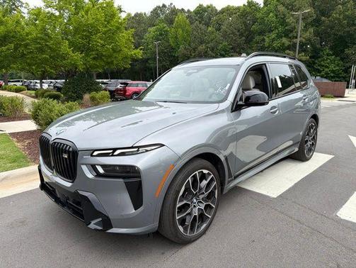 Skyscraper Gray Metallic 2024 BMW X7 M60i