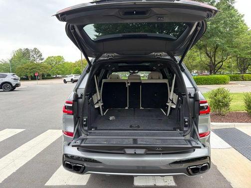 Skyscraper Gray Metallic 2024 BMW X7 M60i
