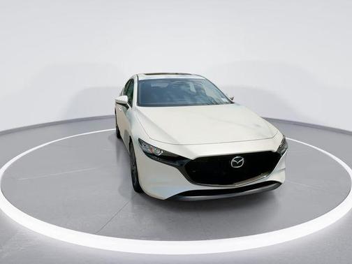Snowflake White Pearl 2026 Mazda Mazda3 FWD w/Preferred Package